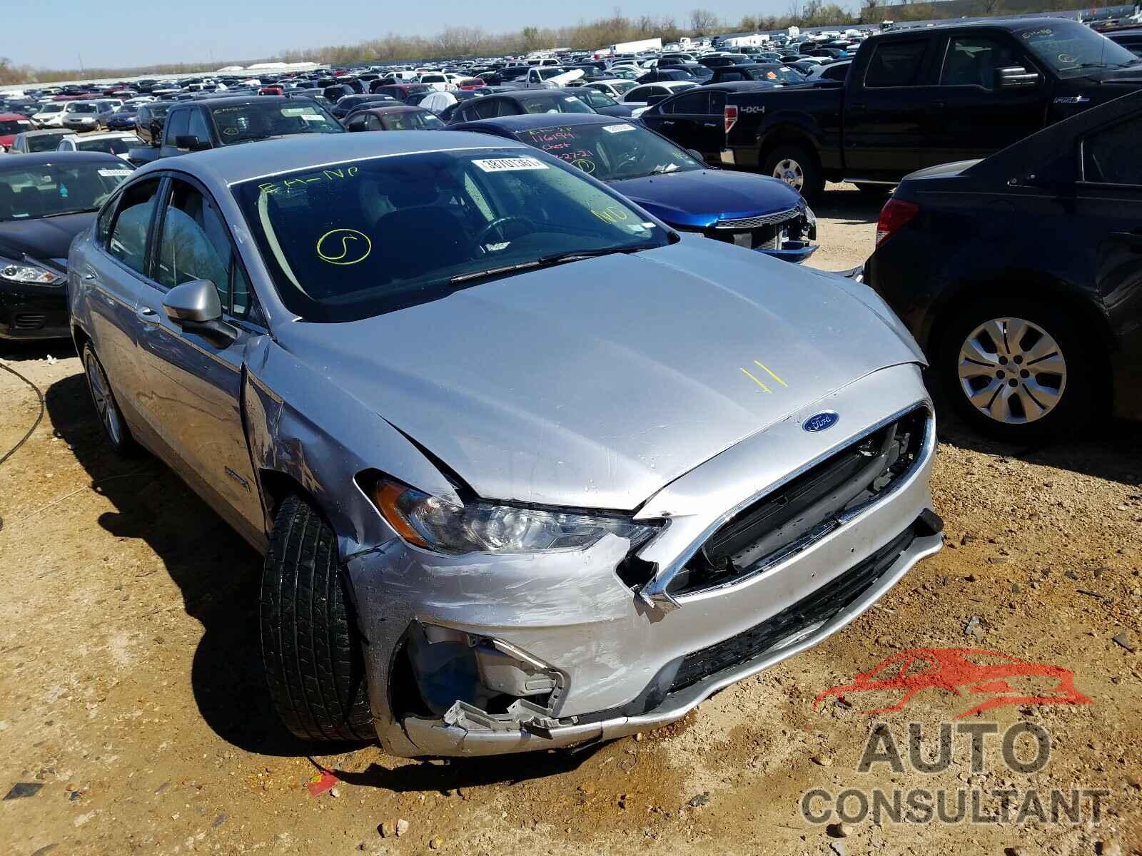 FORD FUSION 2019 - 3FA6P0LU0KR140465