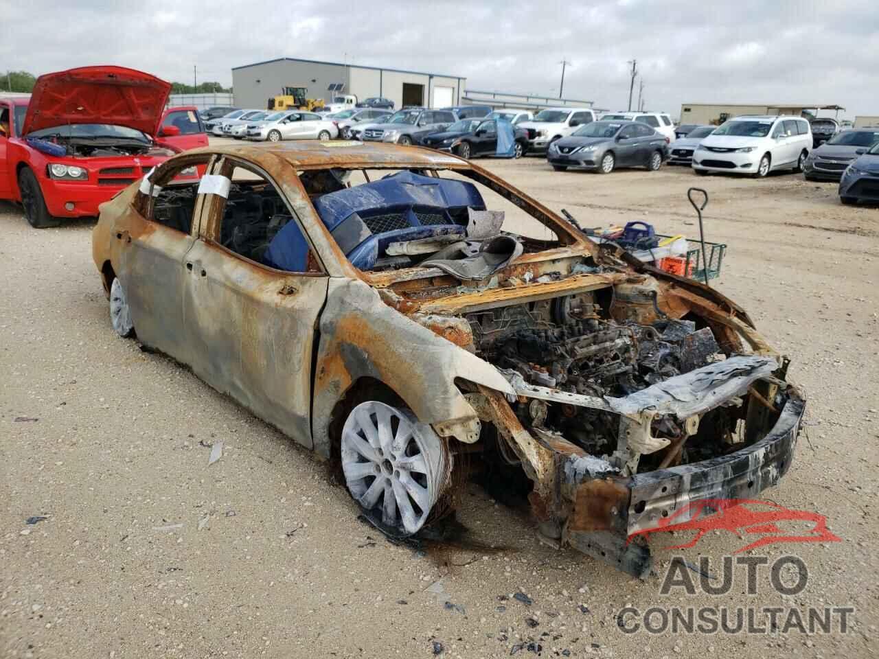 TOYOTA CAMRY 2019 - 4T1B11HK2KU716553