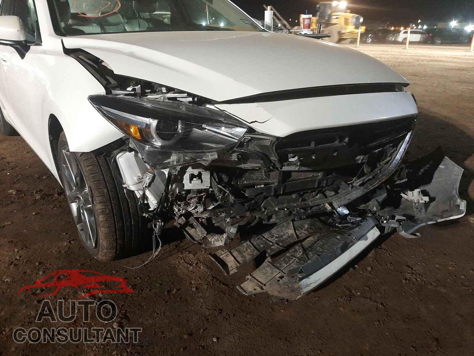 MAZDA 3 2018 - 5TDHZRBH2MS073194