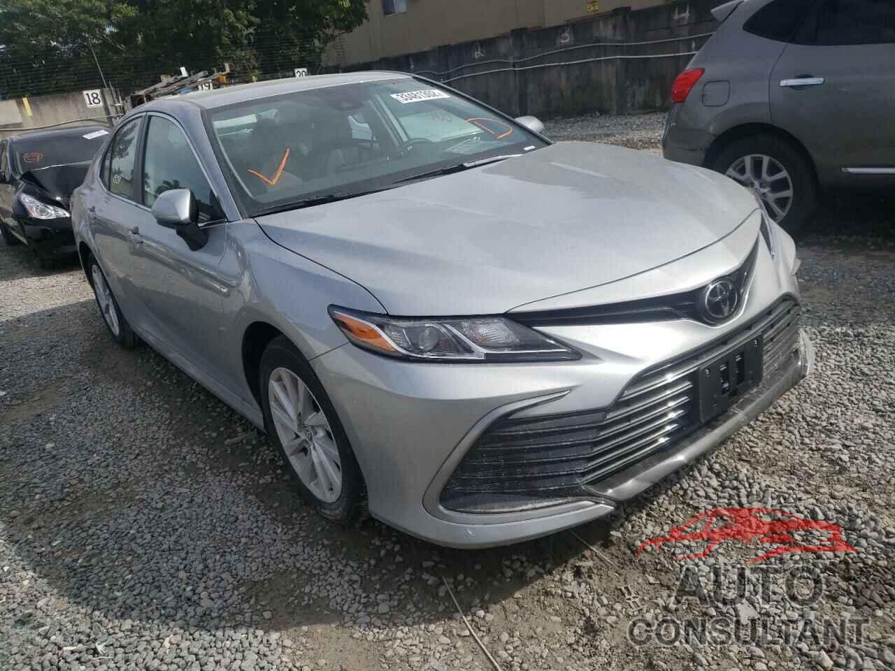 TOYOTA CAMRY 2022 - 4T1C11AK8NU651825