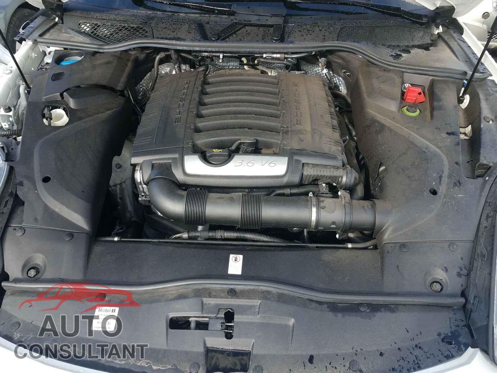 PORSCHE CAYENNE 2018 - WP1AA2A26JKA02885