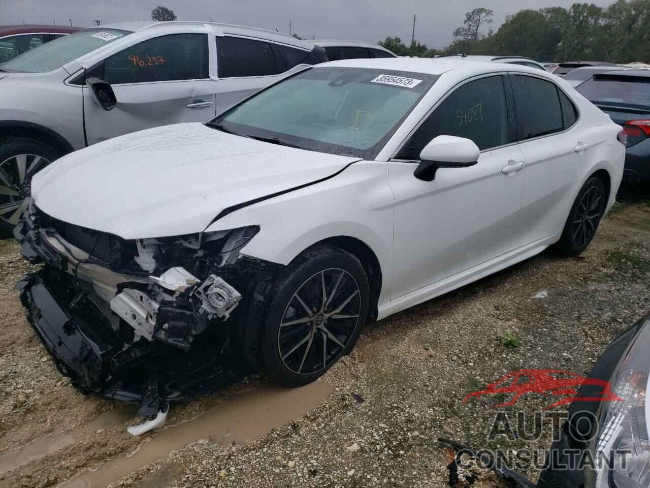 TOYOTA CAMRY 2021 - 4T1G11AK6MU569219