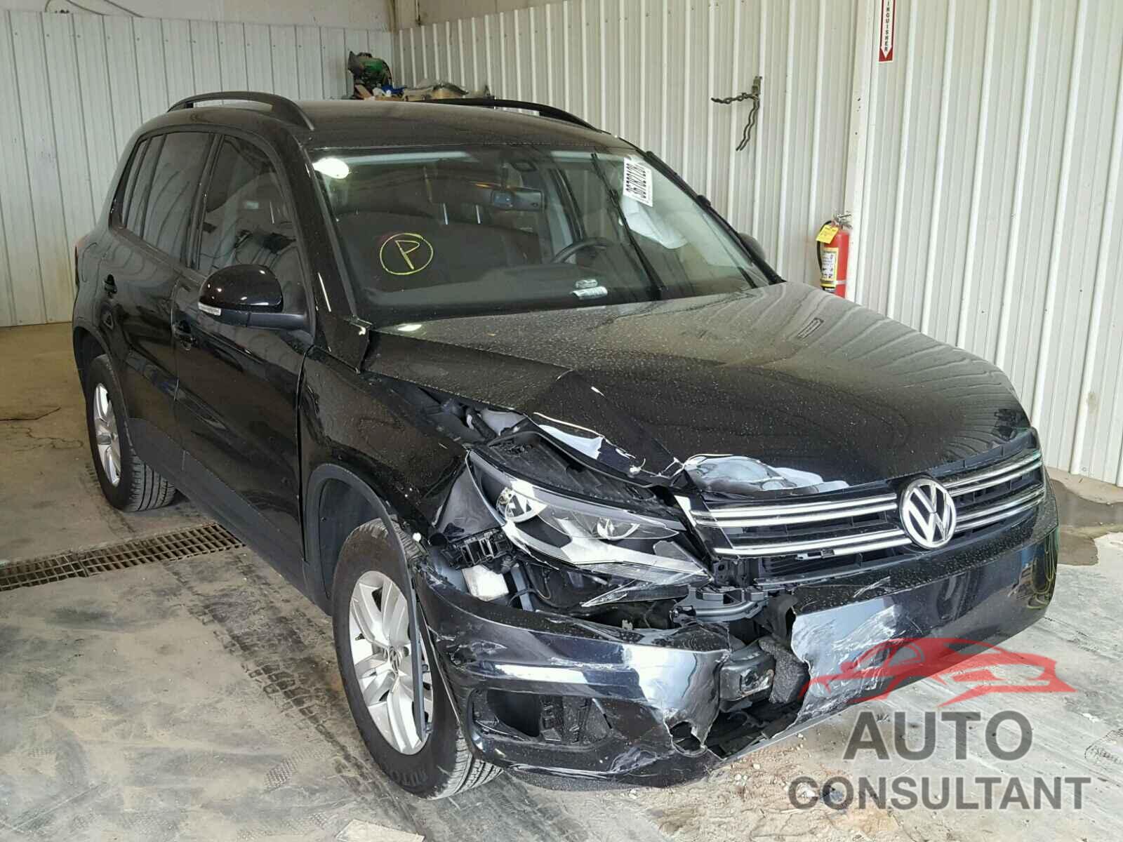 VOLKSWAGEN TIGUAN 2017 - WVGBV7AX2HK010734