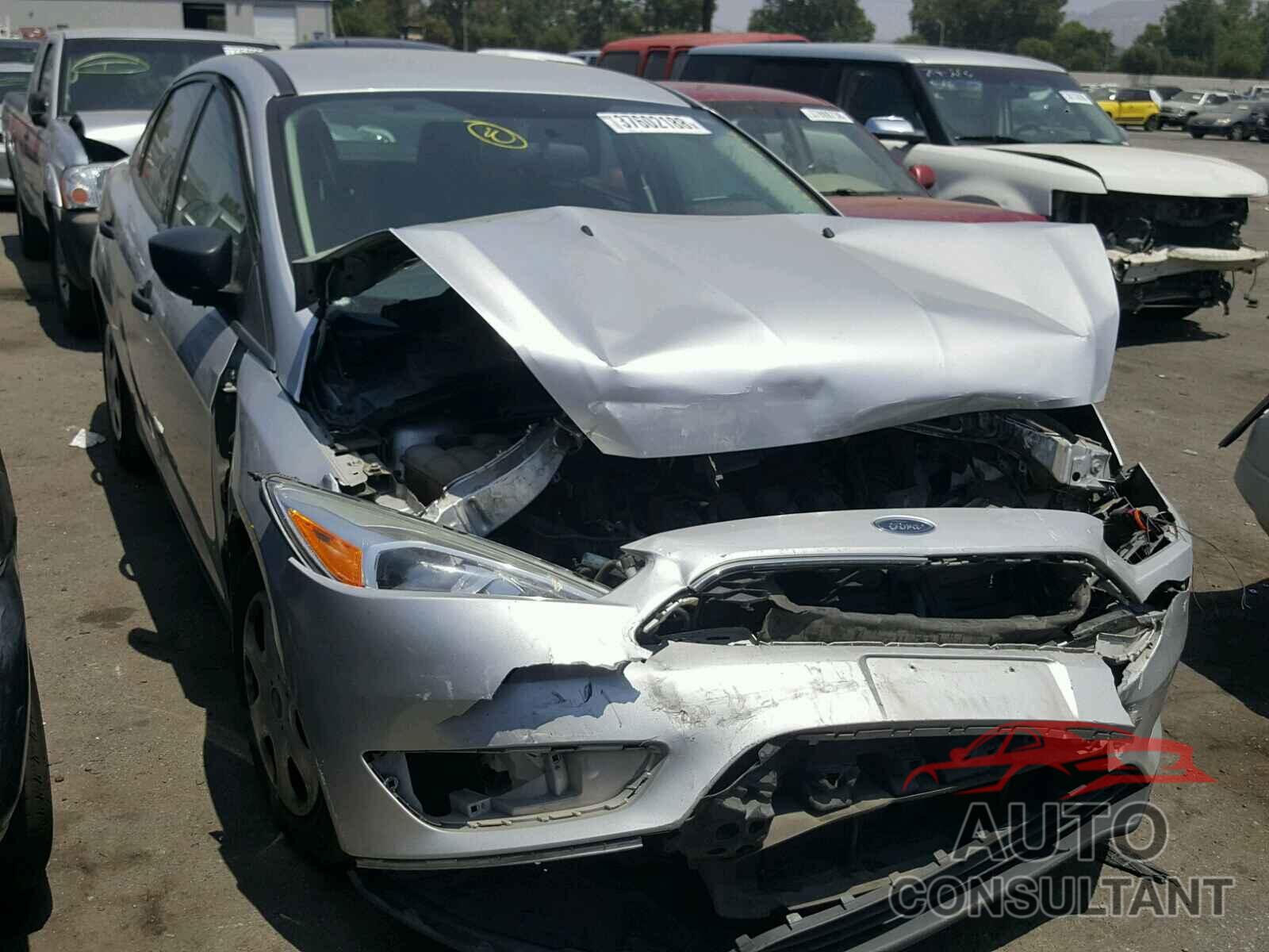 FORD FOCUS 2015 - 1FADP3E26FL268976