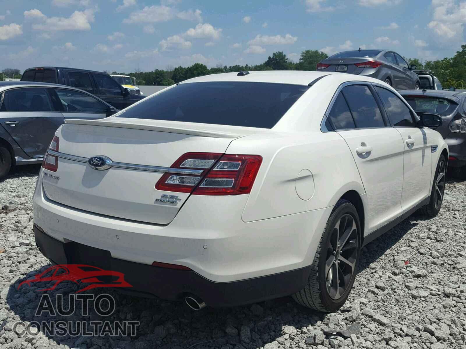 FORD TAURUS 2015 - 1FAHP2E88FG206746