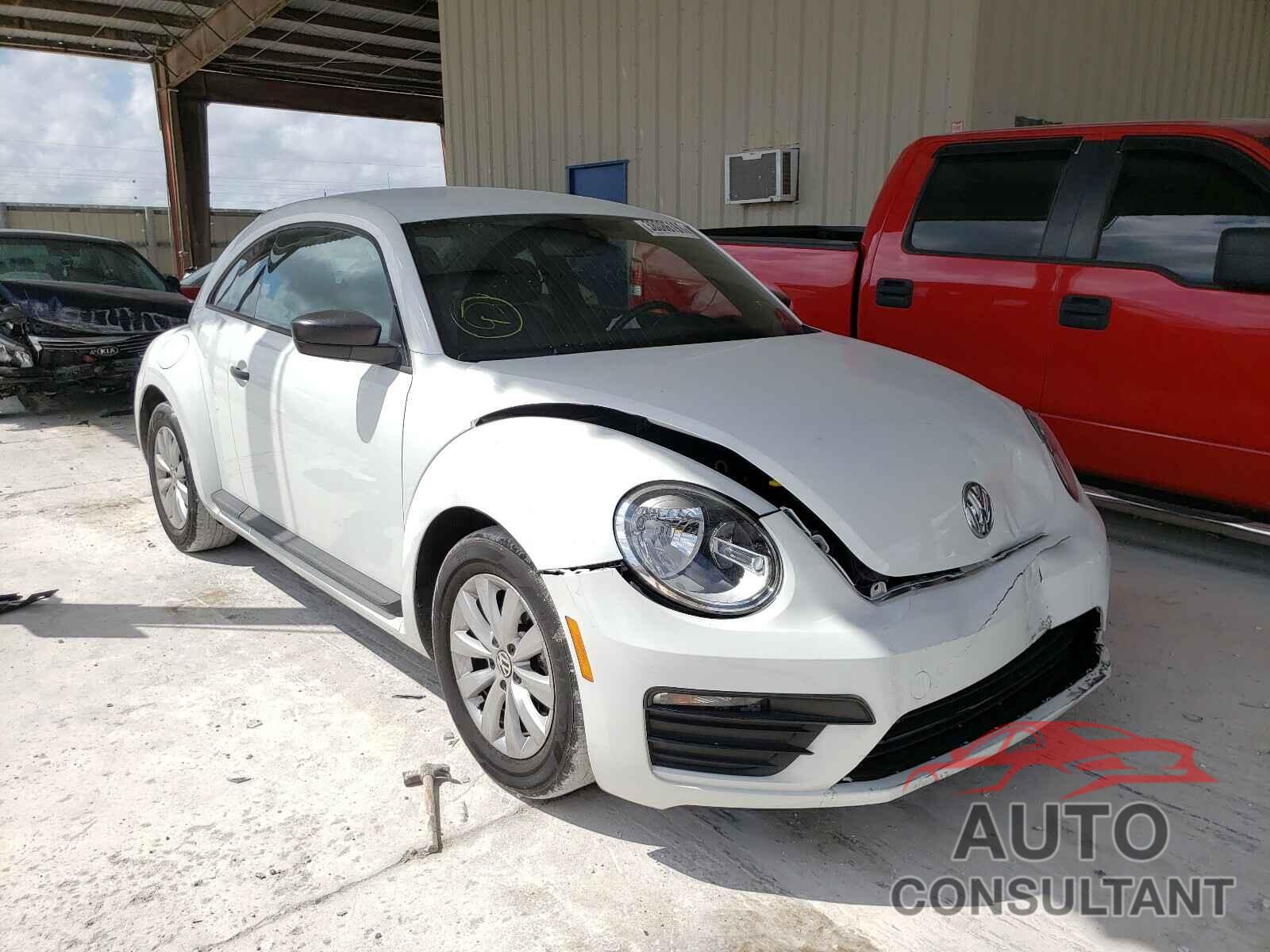 VOLKSWAGEN BEETLE 2017 - 3VWF17AT6HM625887