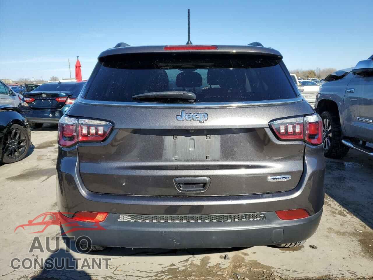 JEEP COMPASS 2018 - 3C4NJCBB0JT471430