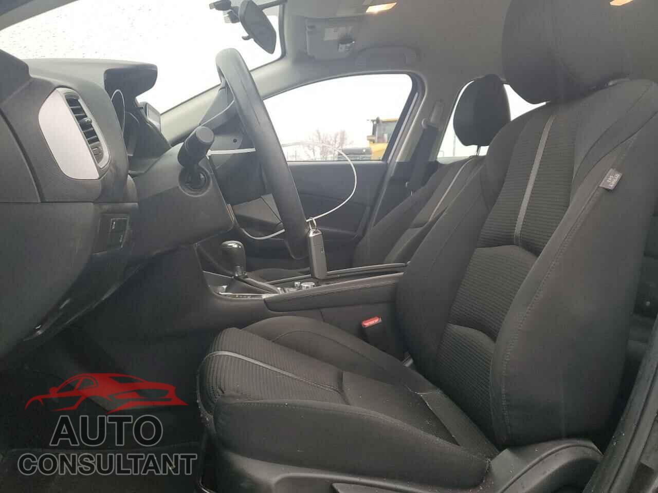MAZDA 3 2017 - 3MZBN1U76HM153382