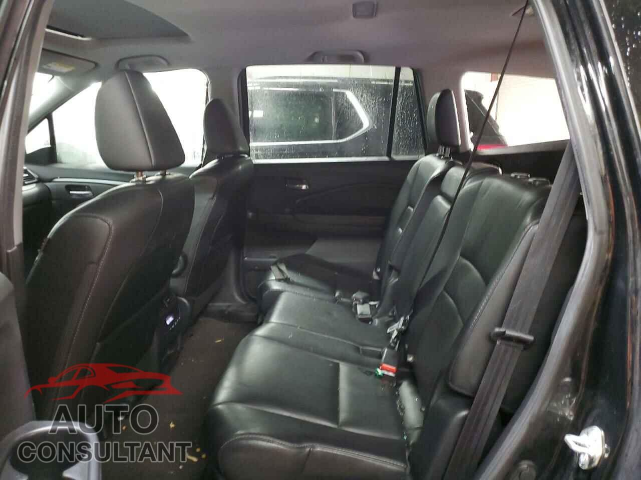 HONDA PILOT 2017 - 5FNYF6H78HB001531