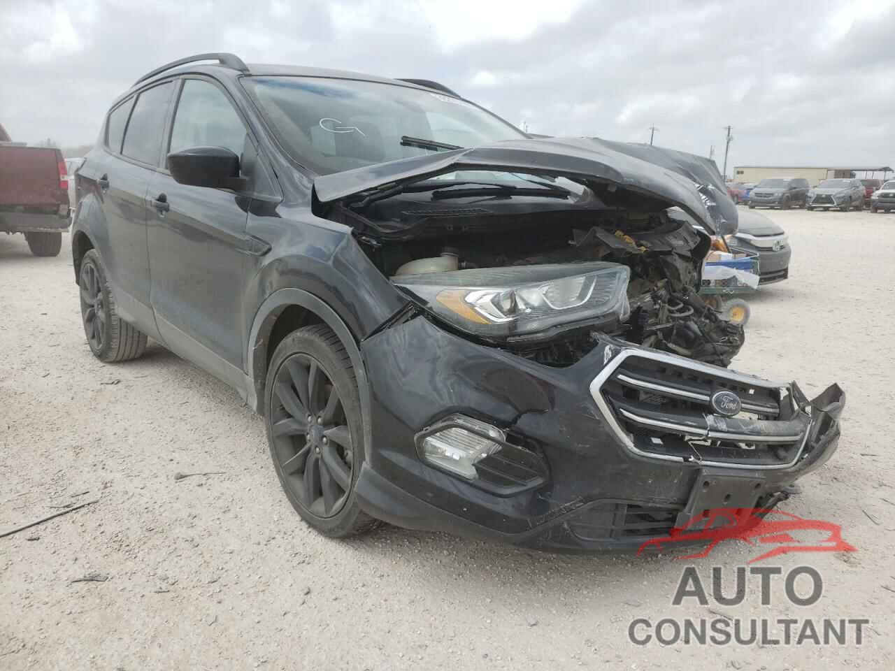 FORD ESCAPE 2017 - 1FMCU0GD2HUC25031