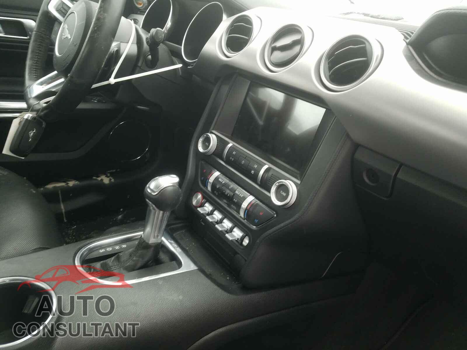 FORD MUSTANG 2020 - 1FA6P8TH7L5136631