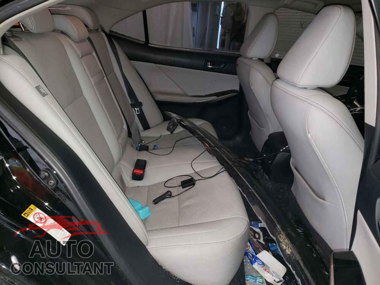 LEXUS IS 2016 - JTHBA1D28G5018474