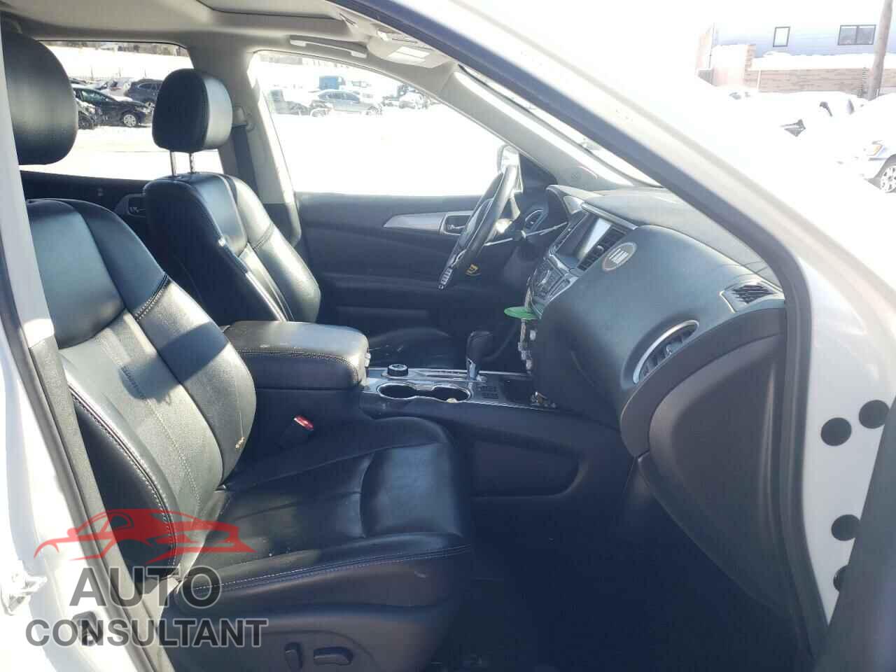 NISSAN PATHFINDER 2017 - 5N1DR2MM5HC652909