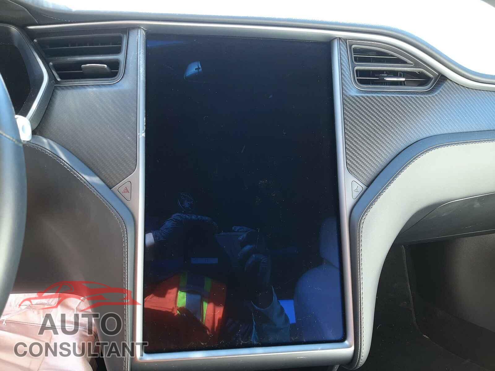 TESLA MODEL S 2018 - 5YJSA1E23JF258439