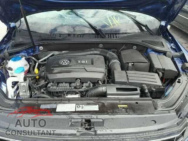 VOLKSWAGEN PASSAT 2017 - 1VWAT7A32HC009724