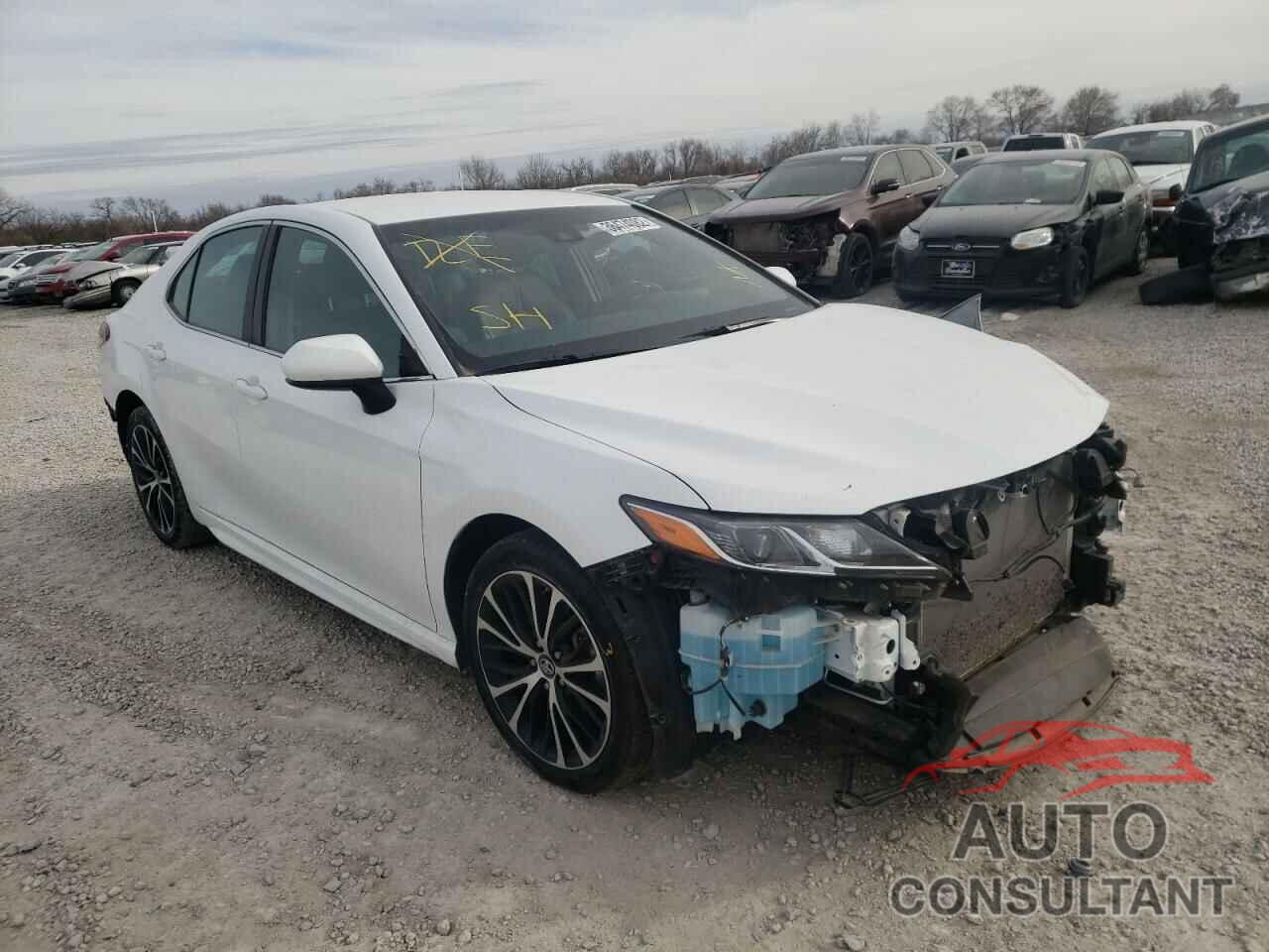 TOYOTA CAMRY 2018 - 4T1B11HK7JU070523