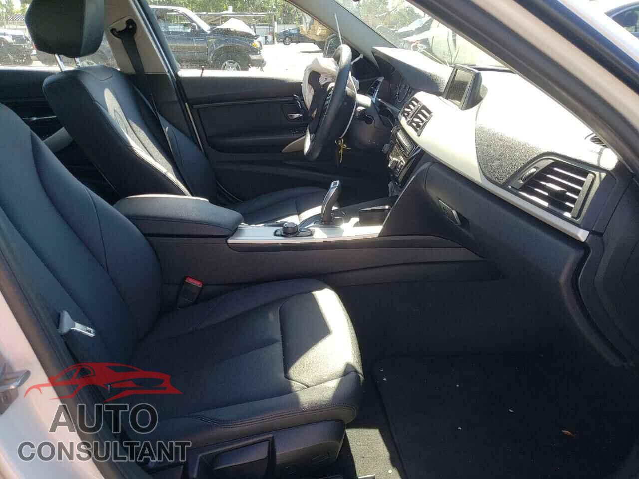 BMW 3 SERIES 2016 - WBA8E1G54GNU11097