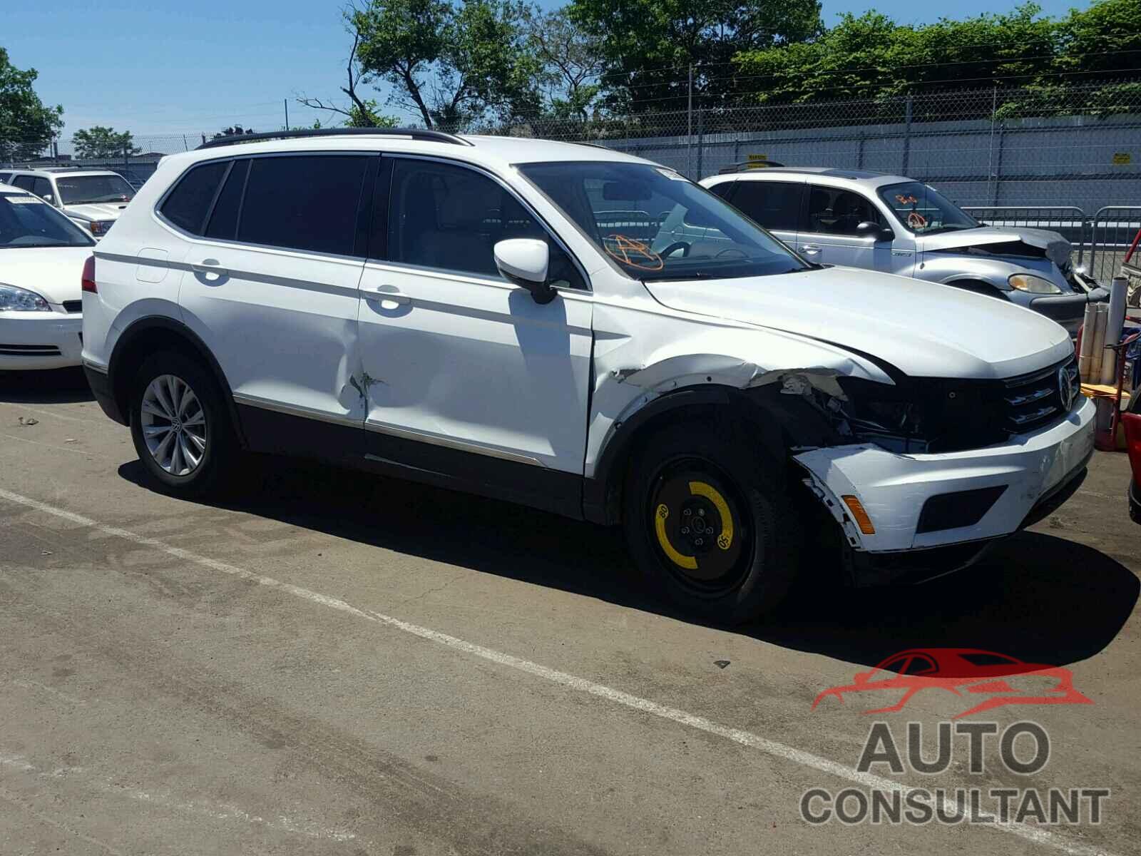 VOLKSWAGEN TIGUAN SE 2018 - 3VV2B7AX2JM042404