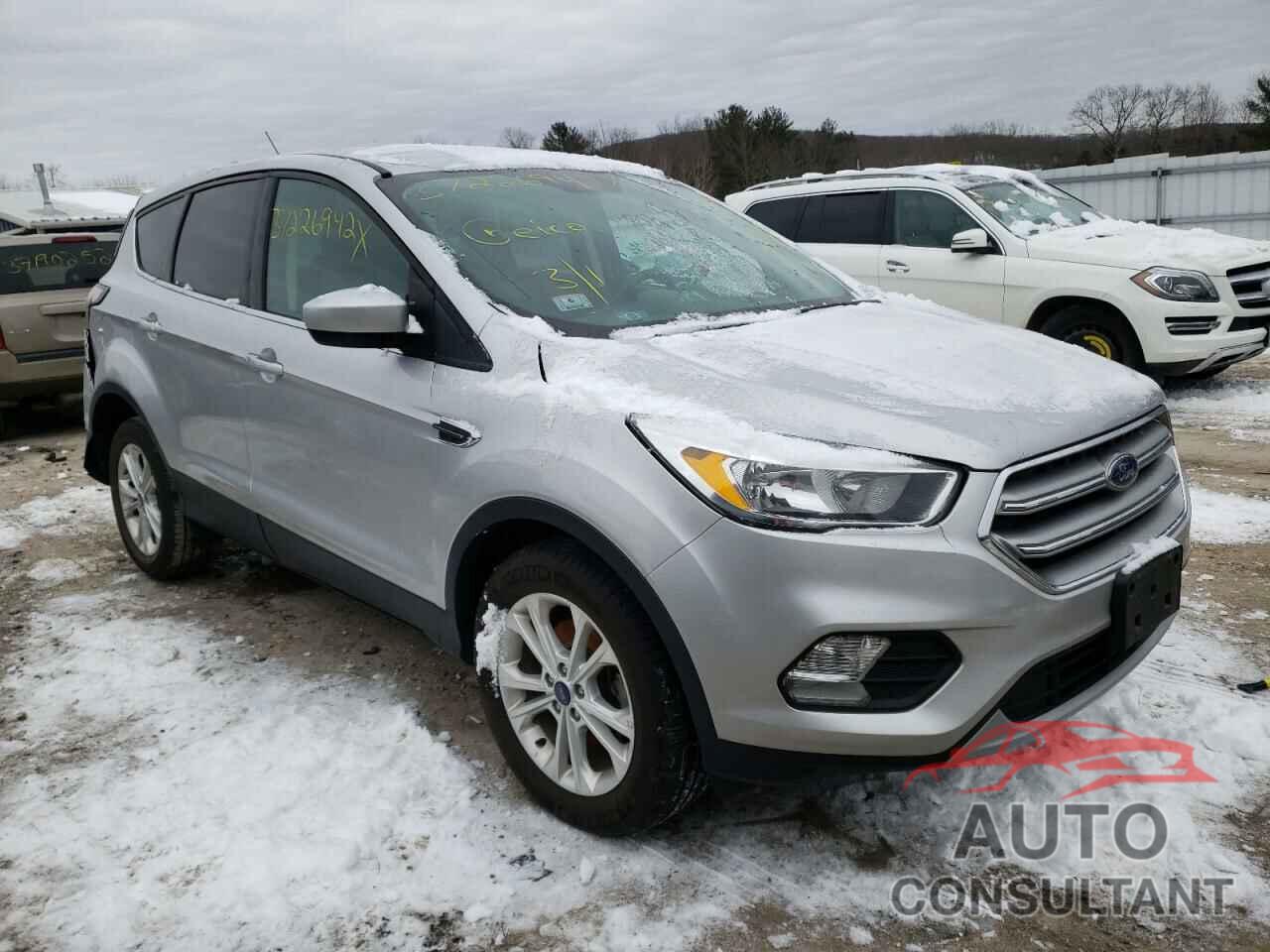 FORD ESCAPE 2017 - 1FMCU0GD7HUE37861