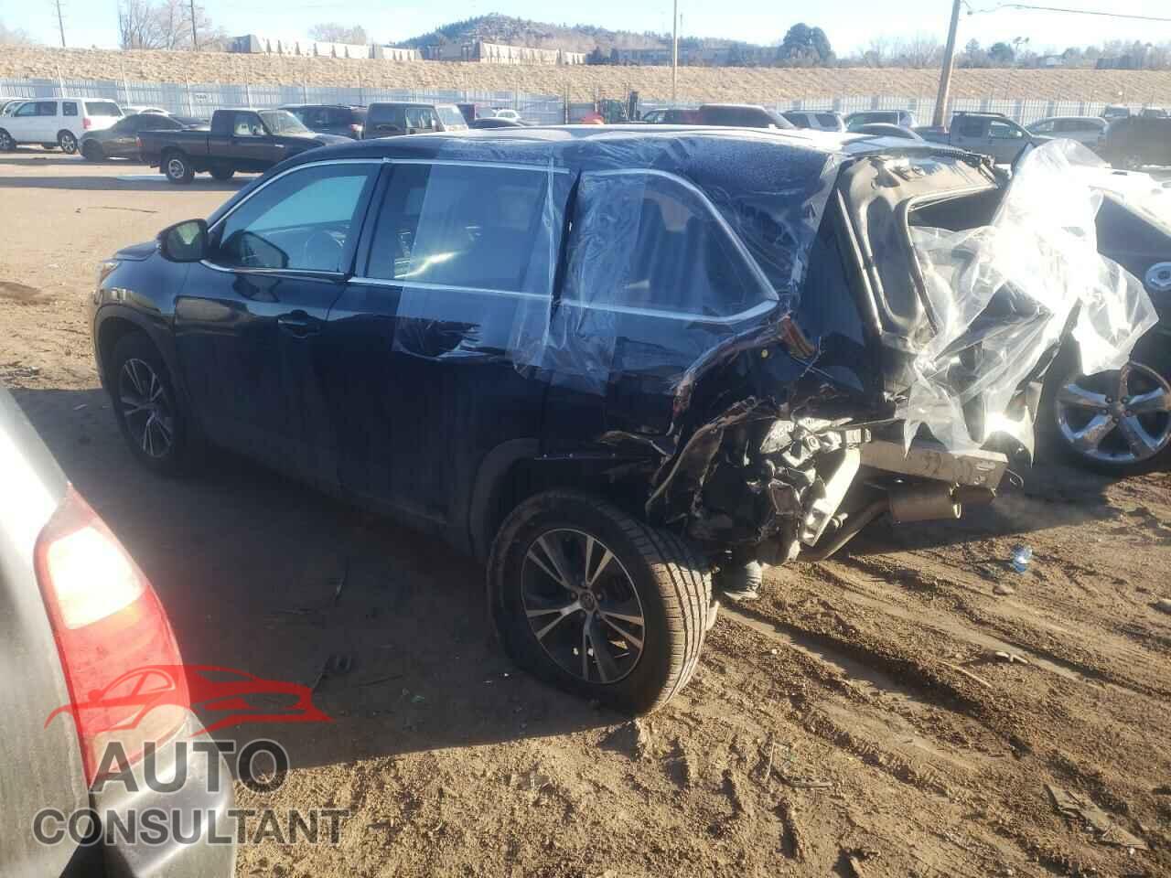 TOYOTA HIGHLANDER 2018 - 5TDBZRFH3JS804341