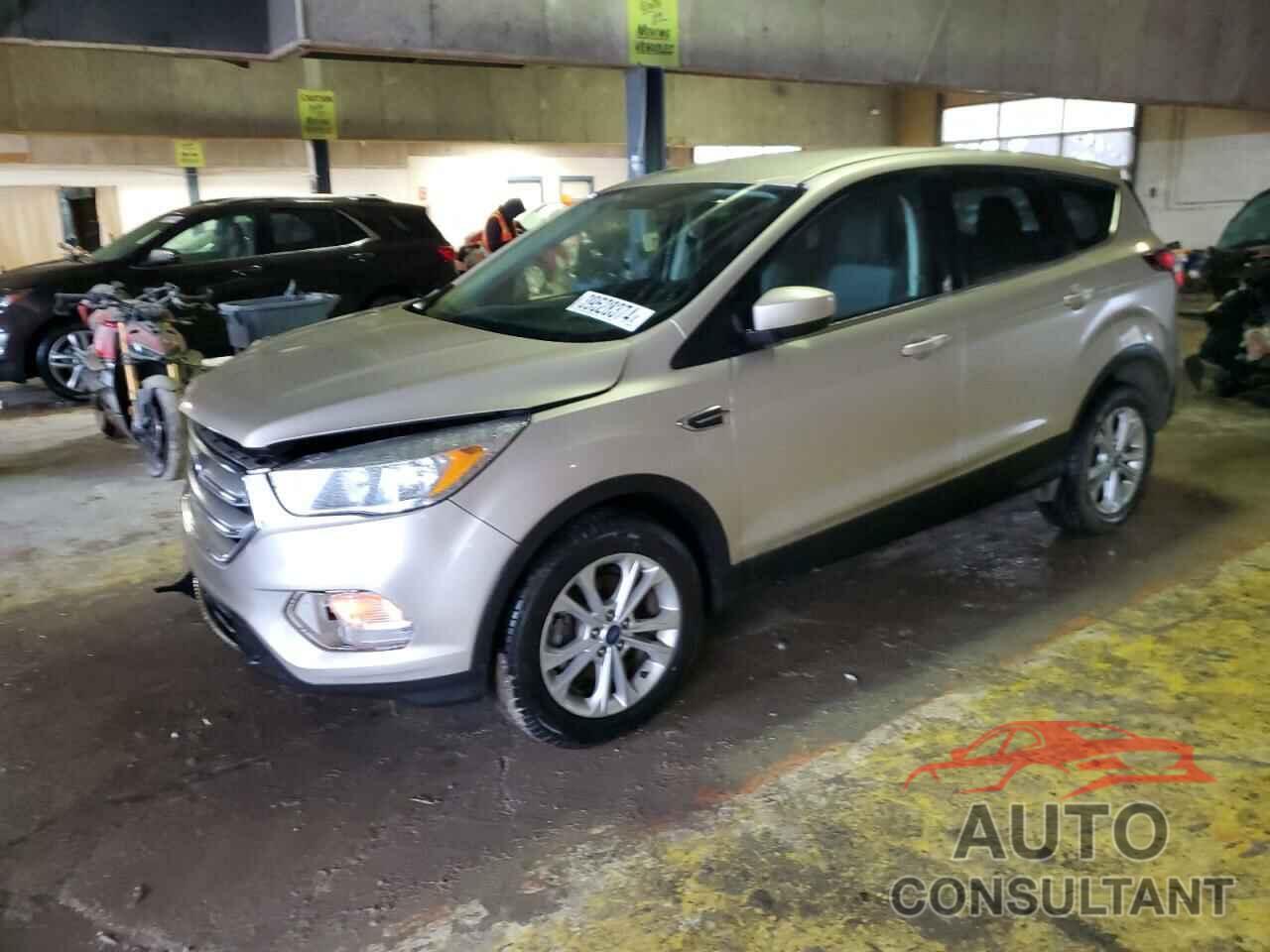 FORD ESCAPE 2017 - 1FMCU0GD9HUE90643