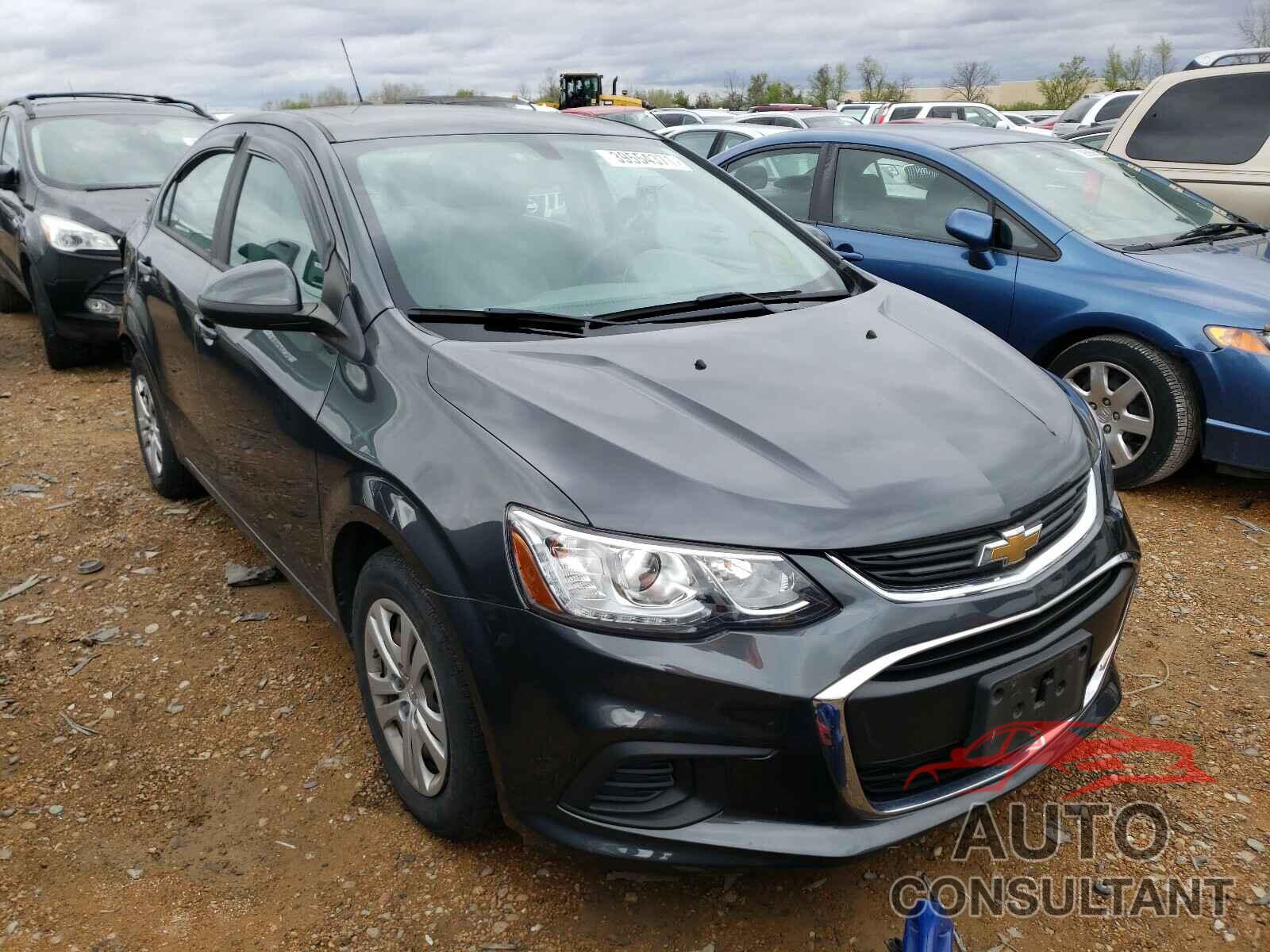 CHEVROLET SONIC 2017 - 1G1JB5SH5H4127239