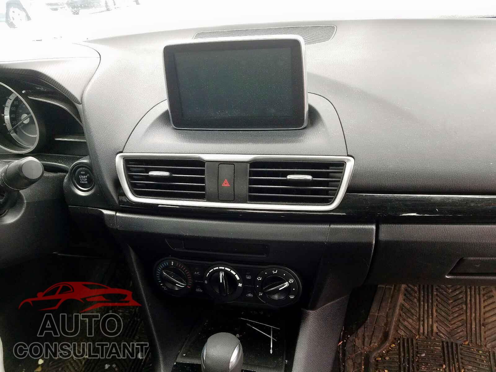 MAZDA 3 2016 - 3MZBM1U7XGM299057