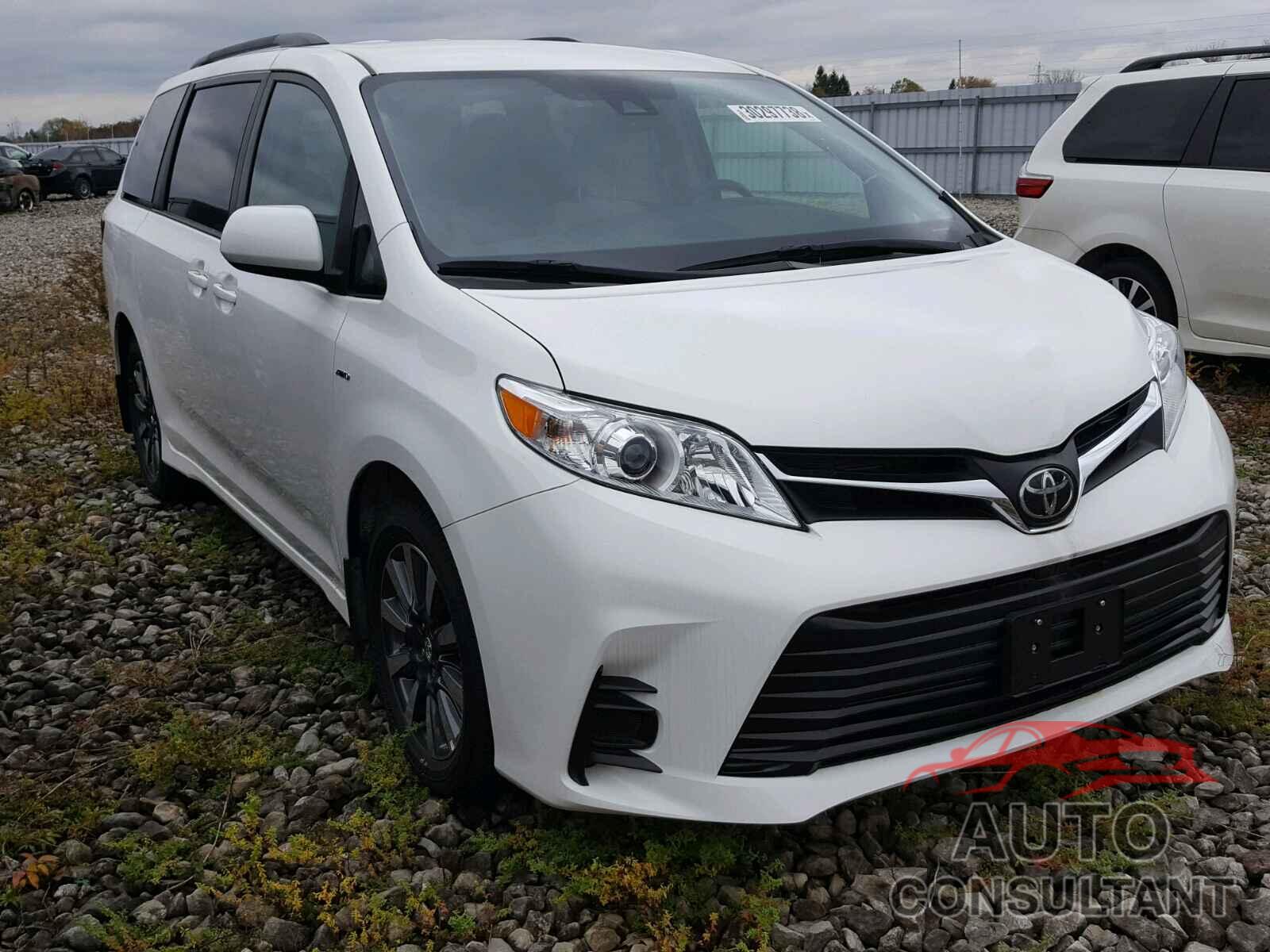 TOYOTA SIENNA 2018 - 5TDJZ3DCXJS191635