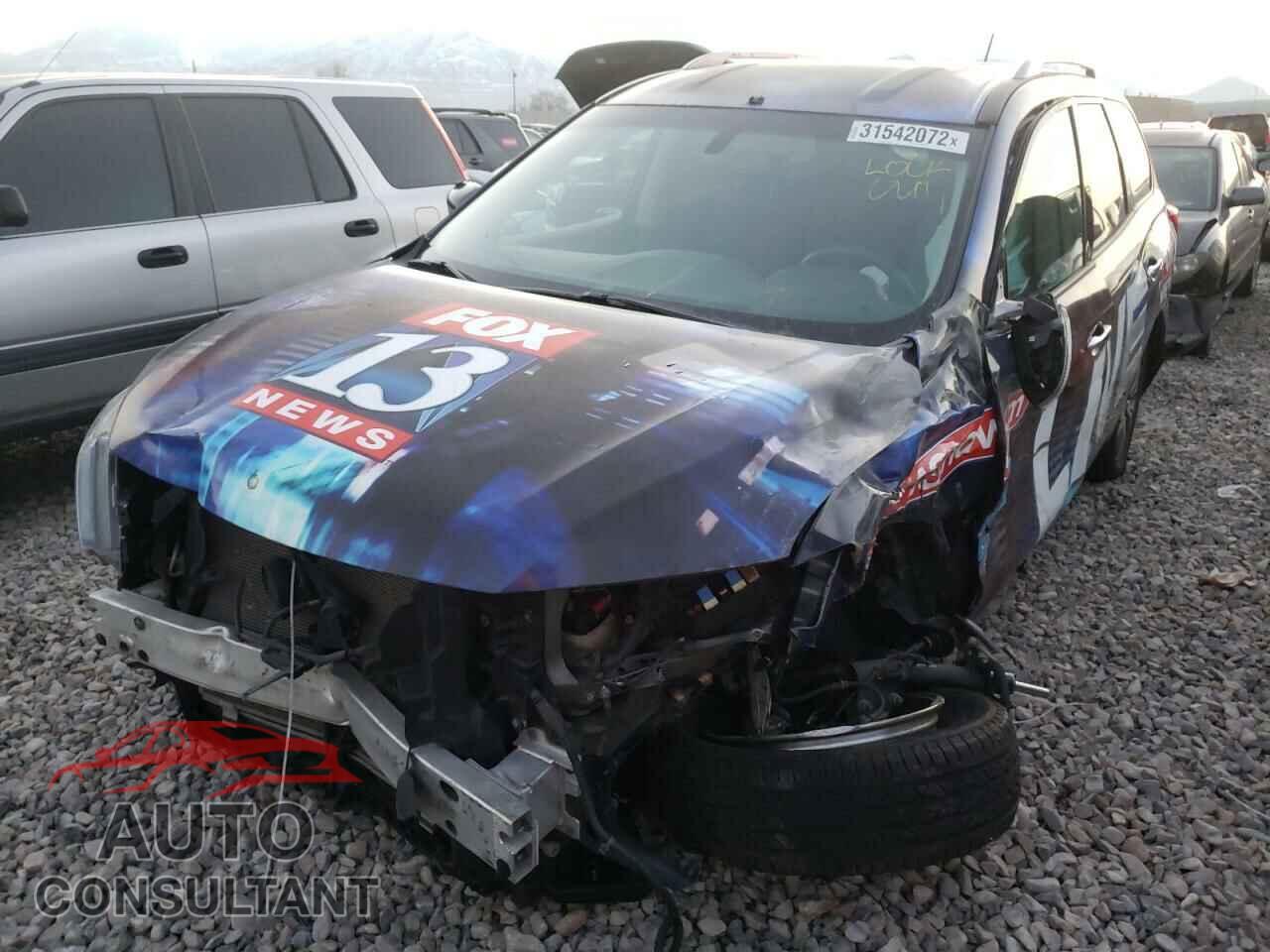 NISSAN PATHFINDER 2017 - 5N1DR2MM8HC604806