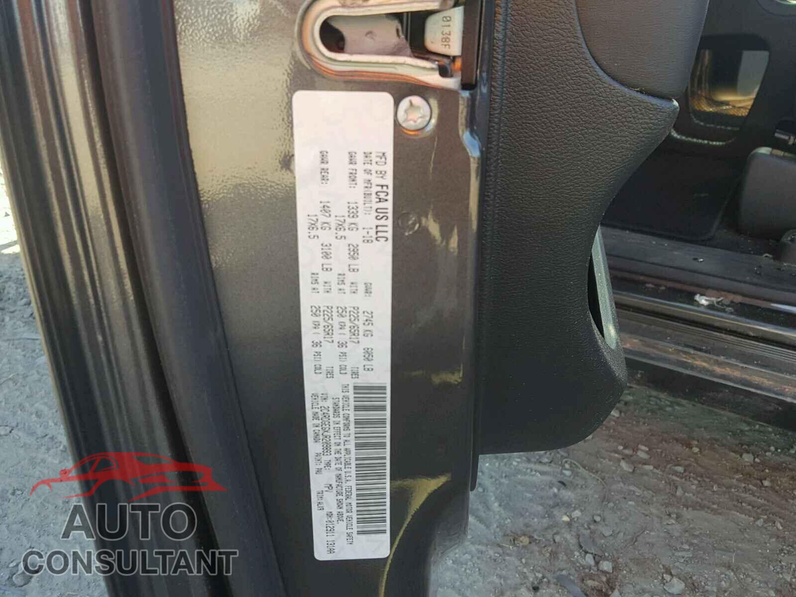 DODGE CARAVAN 2018 - 5FNRL6H96JB107576