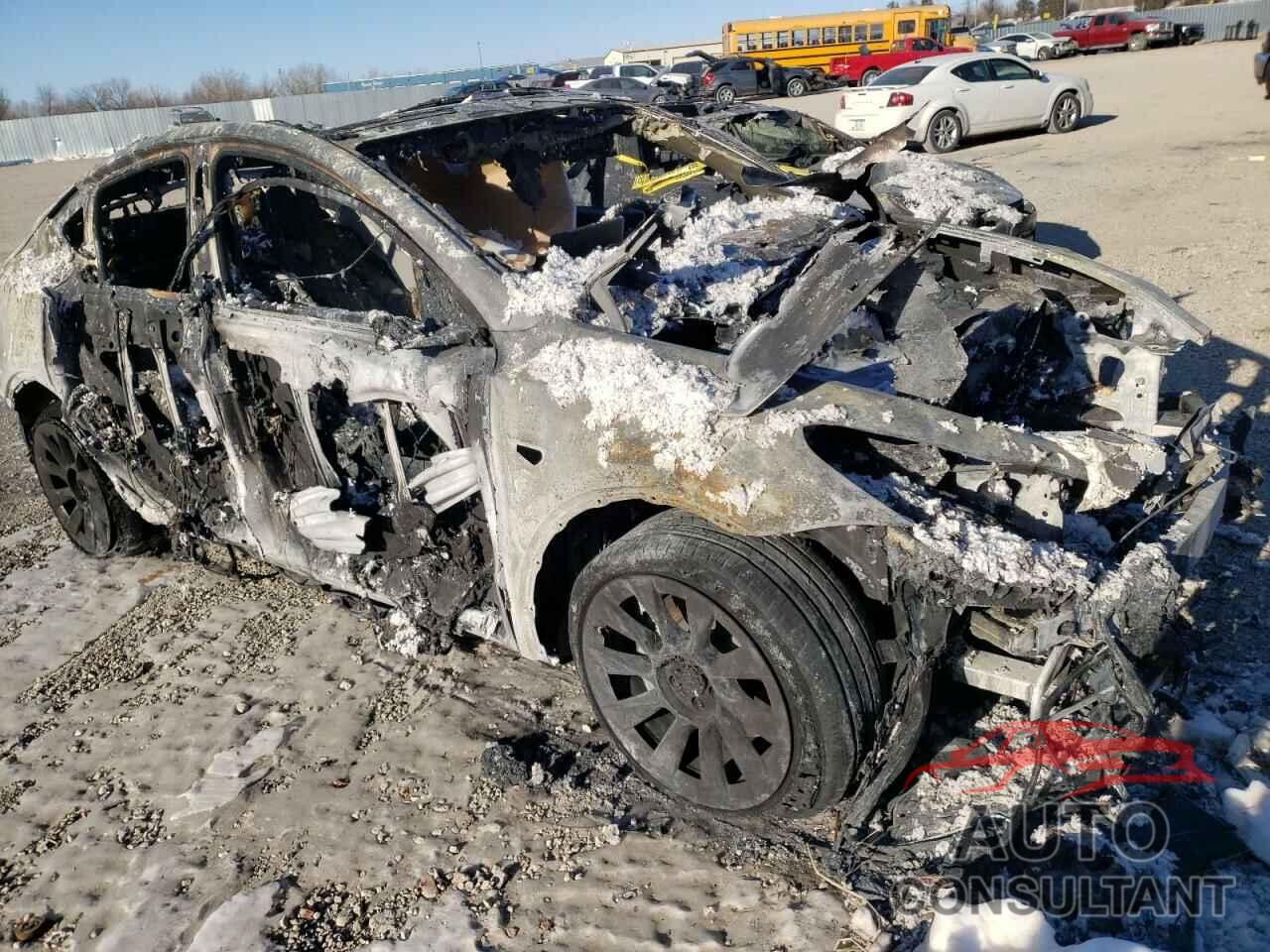 TESLA MODEL Y 2021 - 5YJYGDEE0MF065822