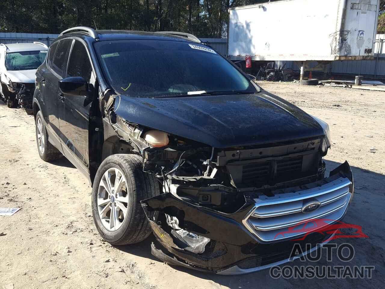 FORD ESCAPE 2017 - 1FMCU0GD5HUC42812