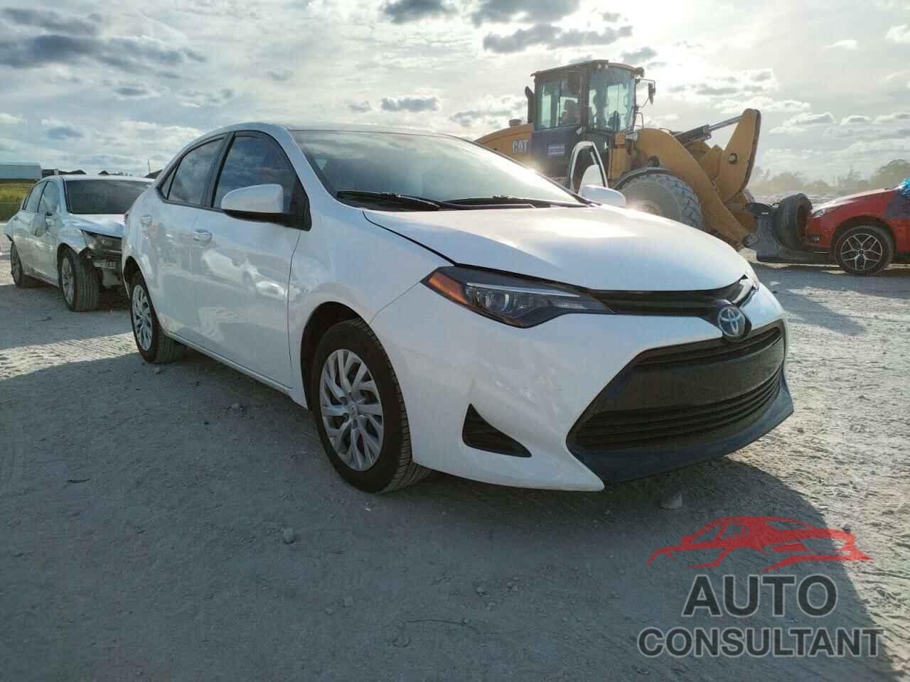 TOYOTA COROLLA 2018 - 5YFBURHE0JP850011