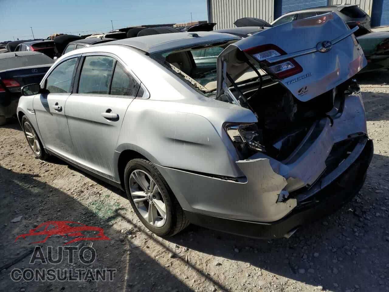 FORD TAURUS 2018 - 1FAHP2D86JG103142