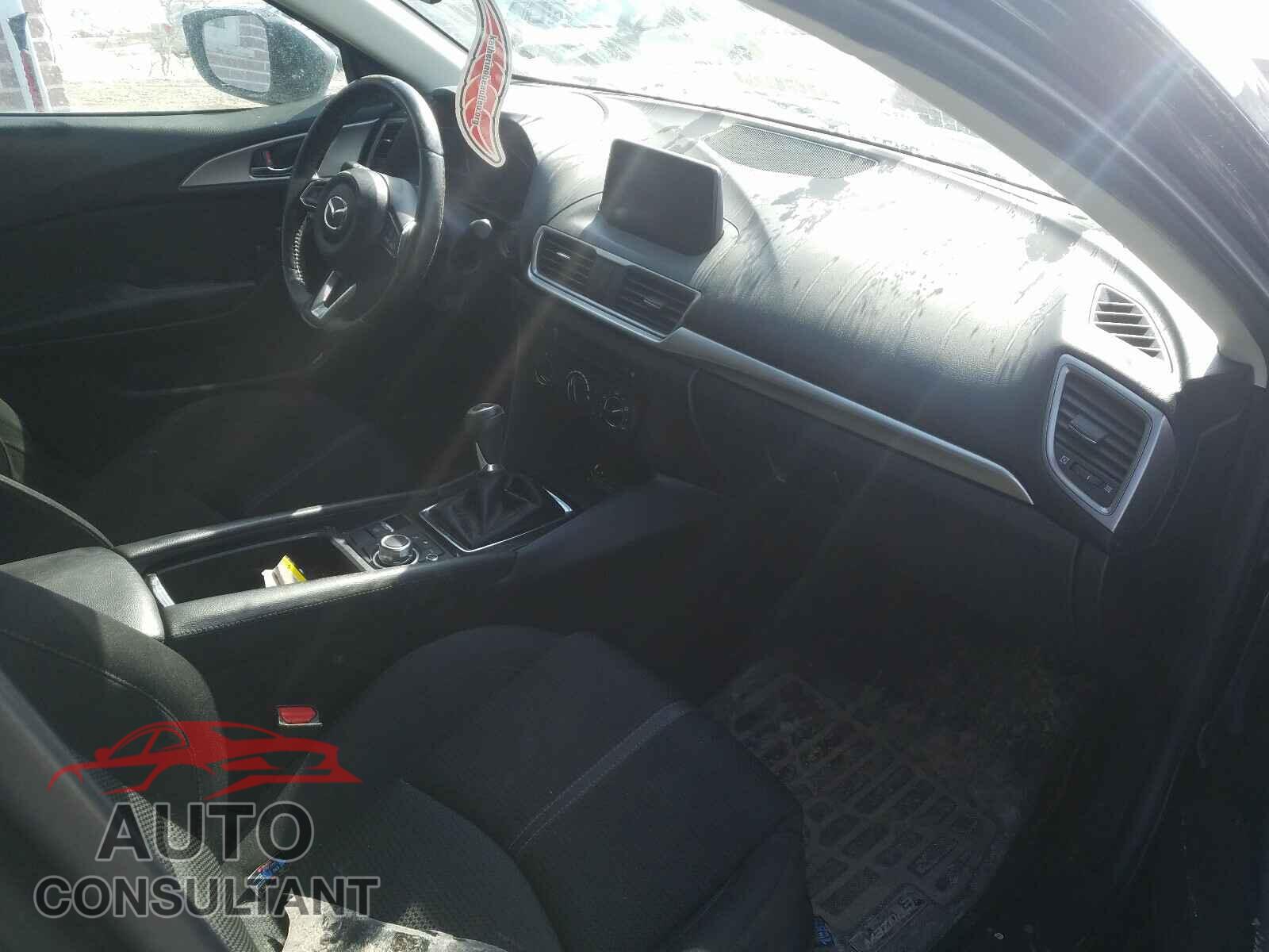 MAZDA 3 2018 - 3MZBN1V76JM246424