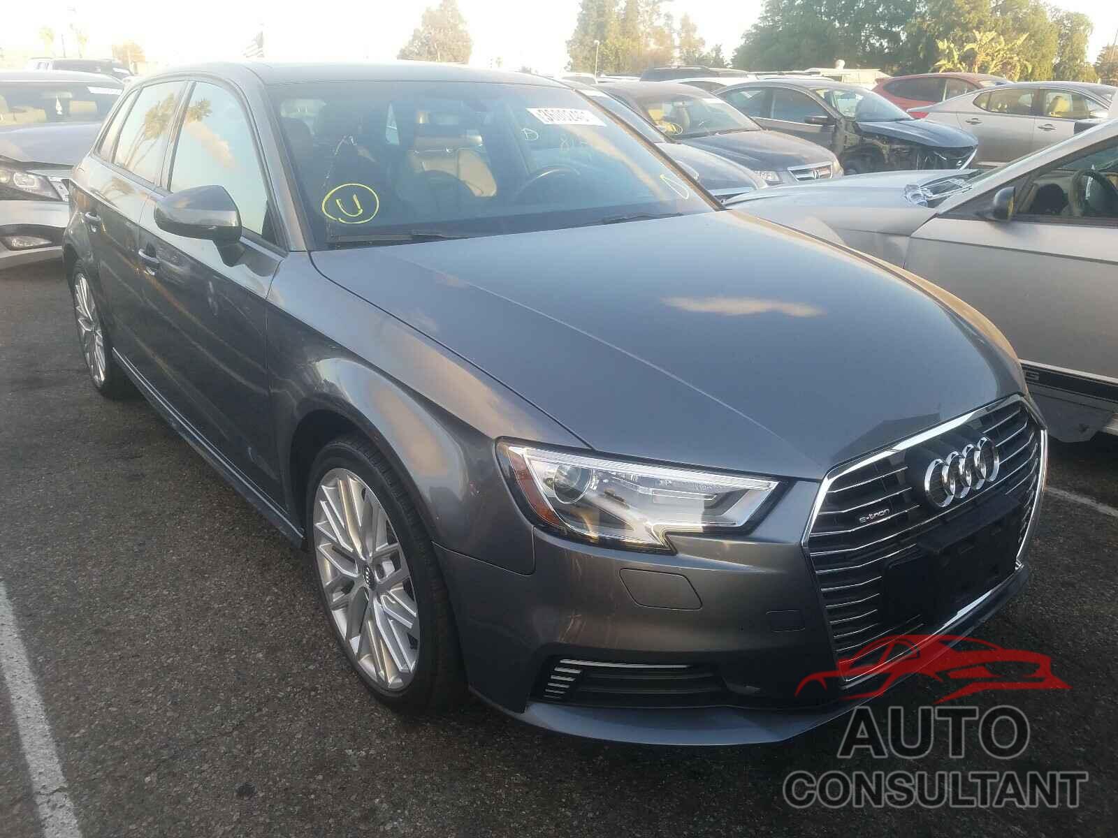 AUDI A3 2018 - WAUUPBFF7JA062864