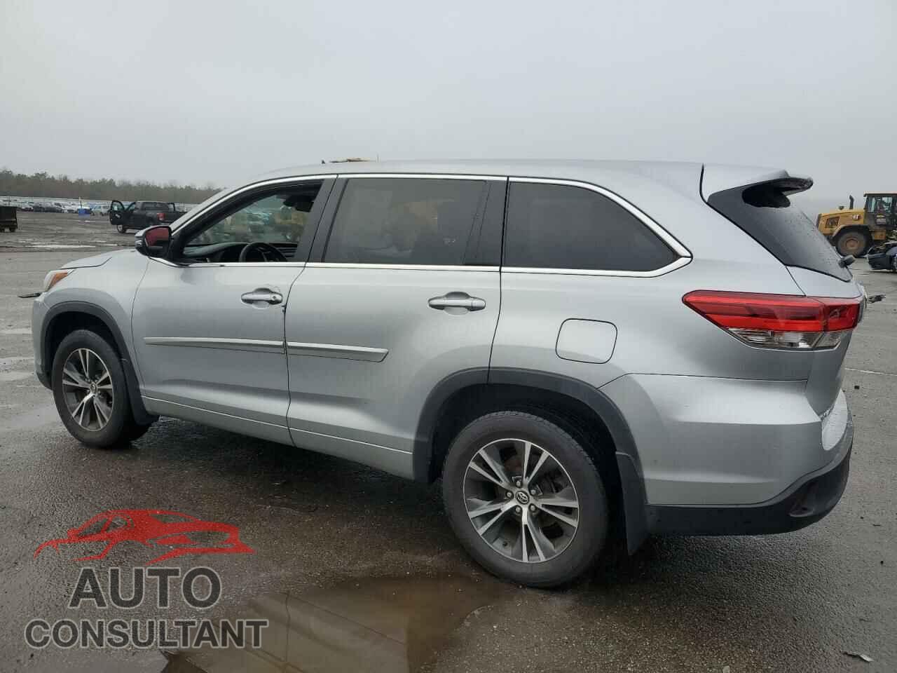 TOYOTA HIGHLANDER 2018 - 5TDBZRFH8JS495272