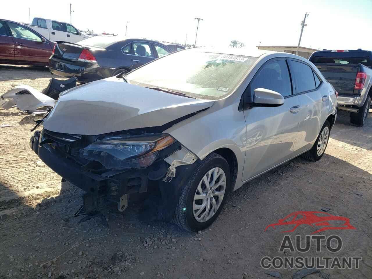 TOYOTA COROLLA 2018 - 5YFBURHE6JP848618