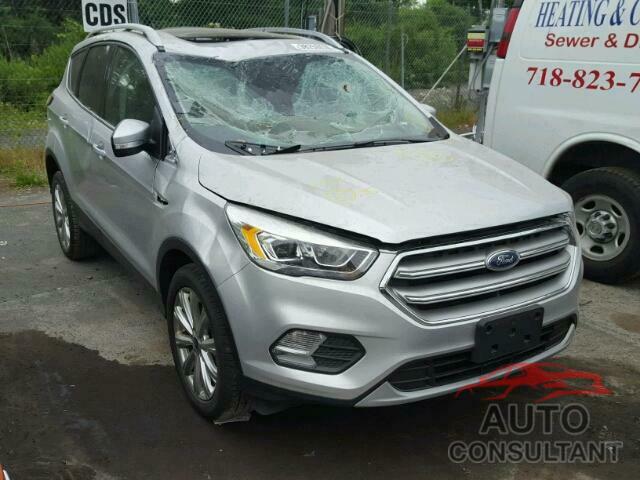 FORD ESCAPE 2017 - 1FMCU9J9XHUD55793