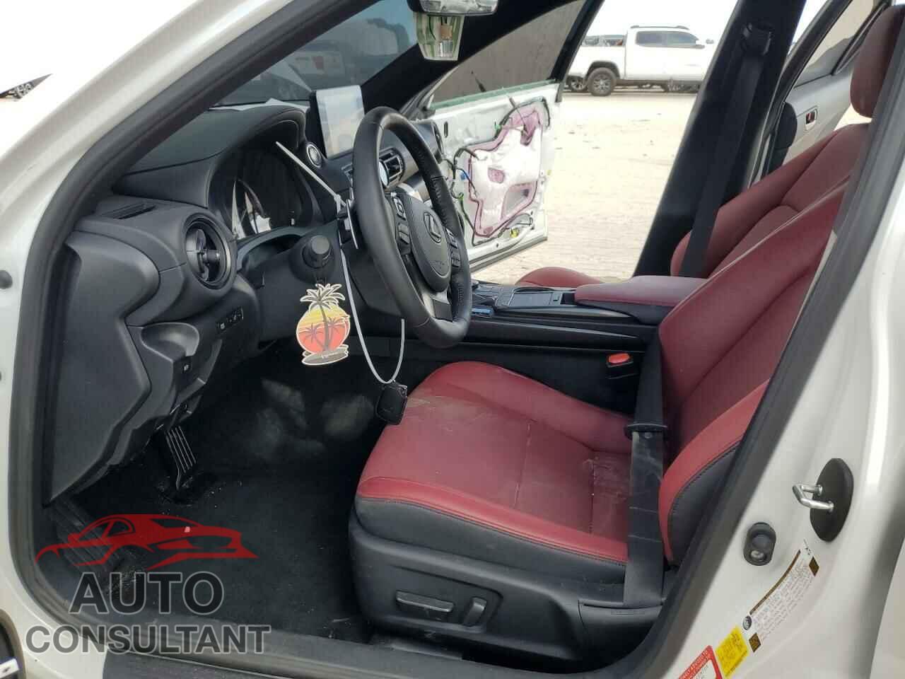 LEXUS IS 2023 - JTHCA1D22P5123418