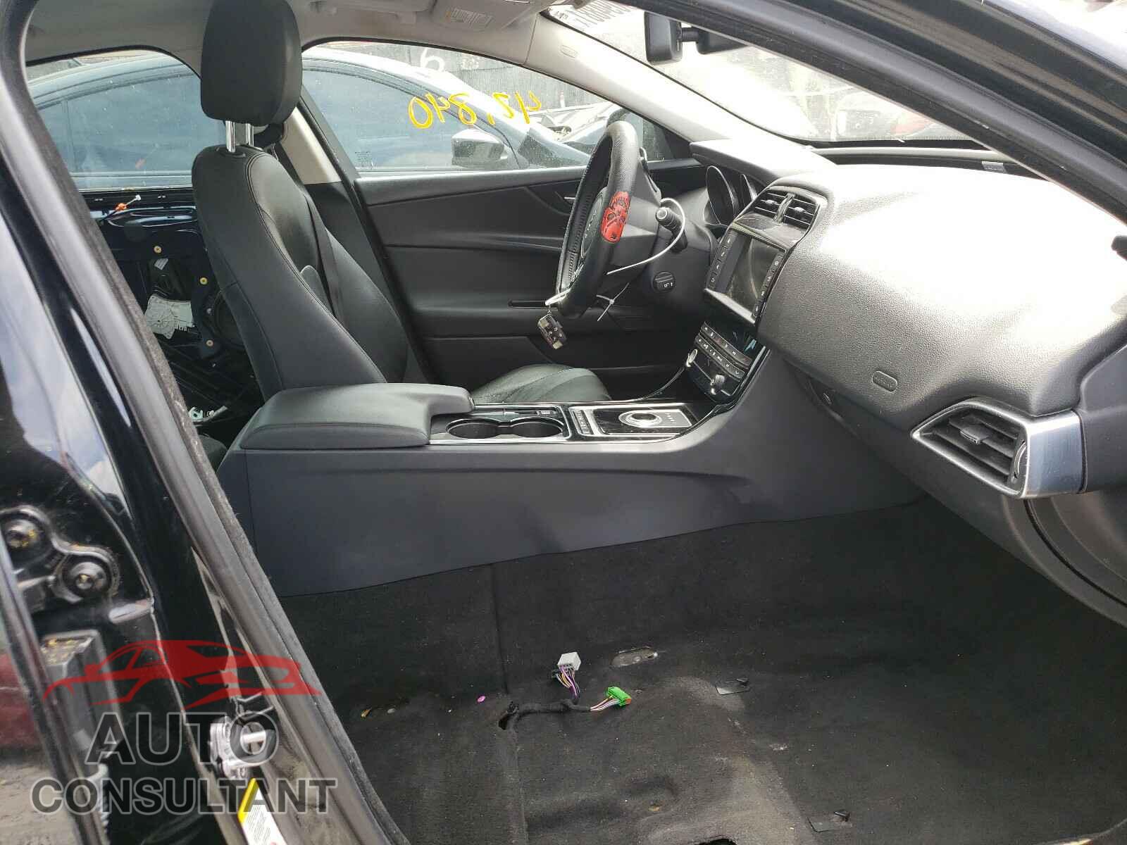 JAGUAR XE 2017 - SAJAR4BG5HA960059