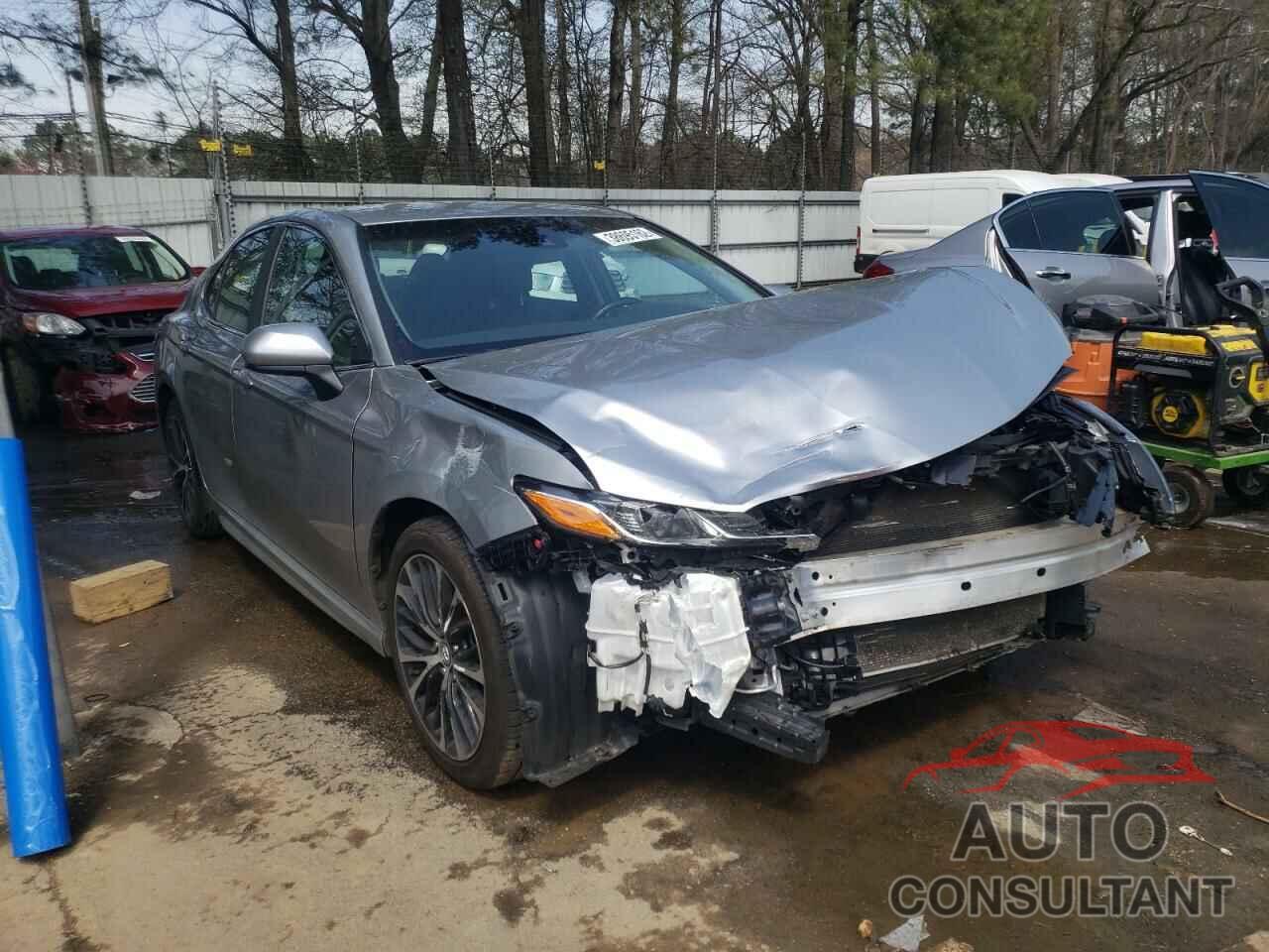 TOYOTA CAMRY 2018 - 4T1B11HK6JU139122
