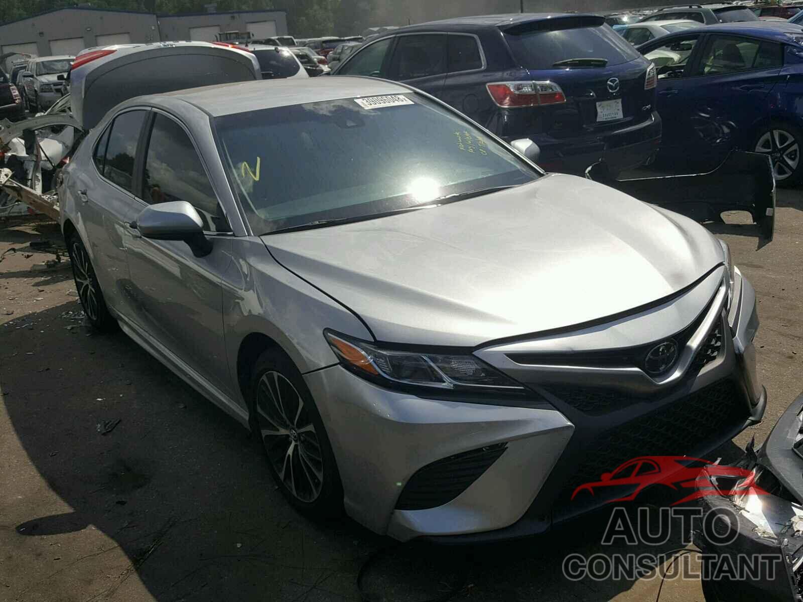 TOYOTA CAMRY 2018 - 4T1B11HK6JU566008