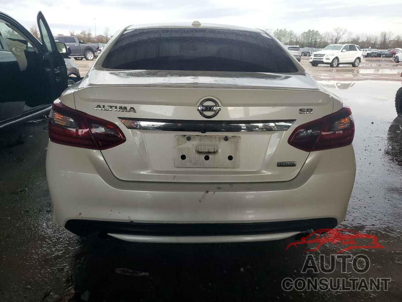 NISSAN ALTIMA 2018 - 1N4AL3AP8JC155572