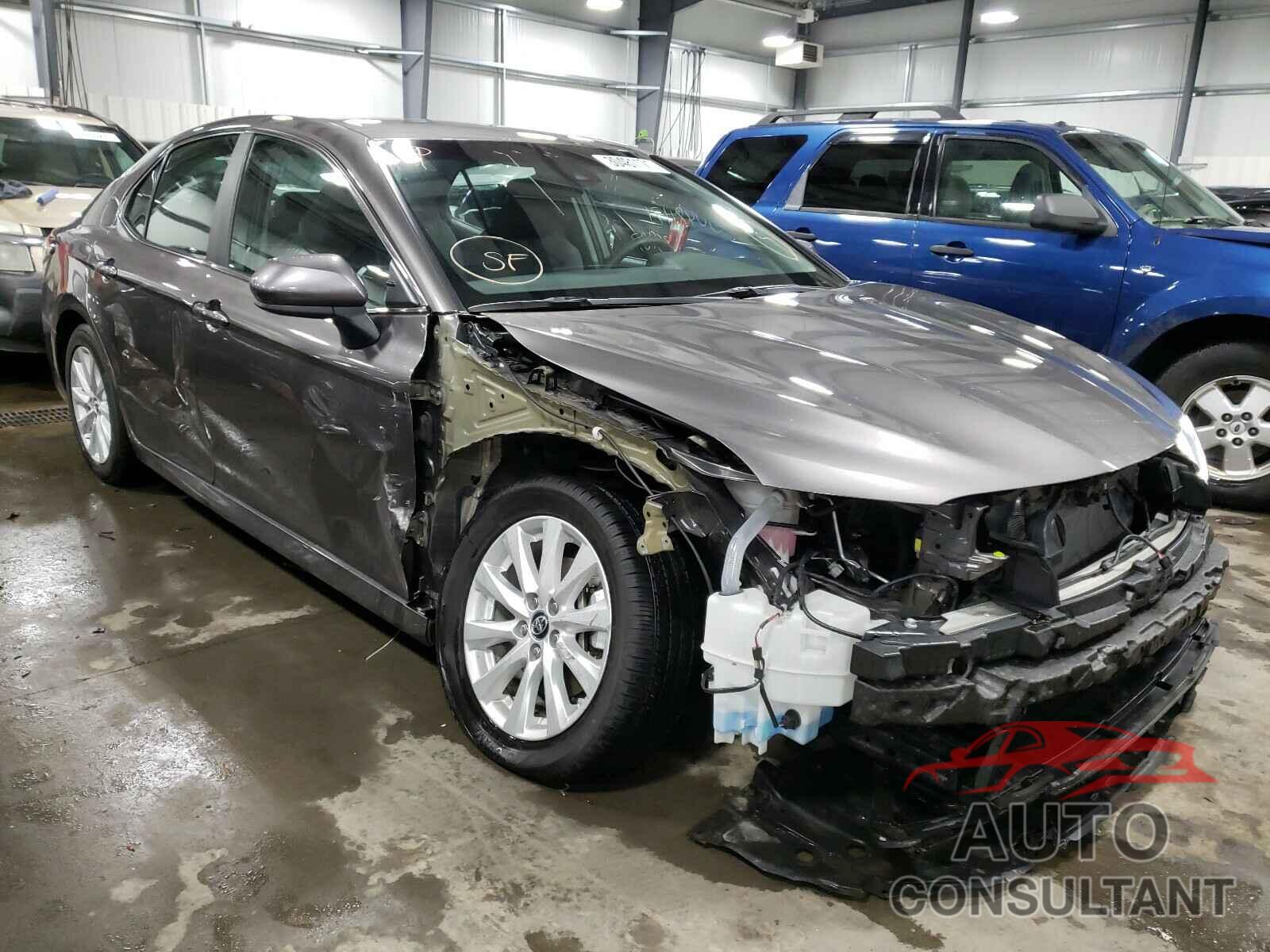 TOYOTA CAMRY 2018 - 4T1B11HK0JU541234