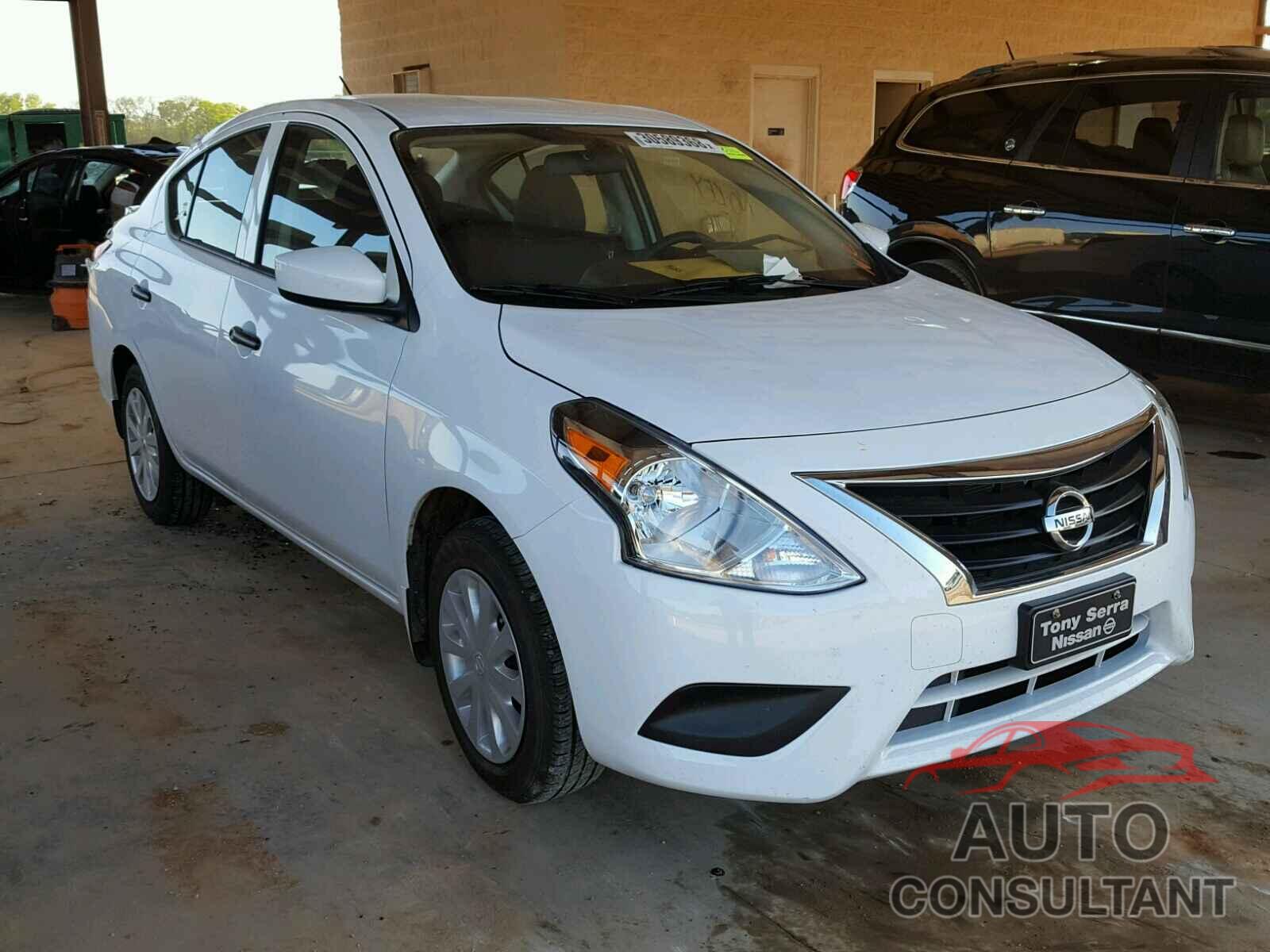 NISSAN VERSA 2018 - 3N1CN7AP3JL814265