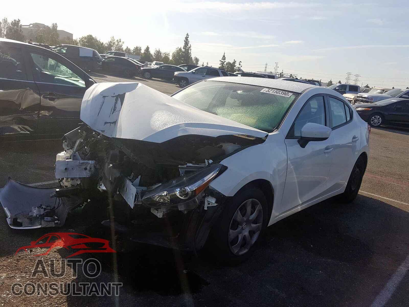 MAZDA 3 2017 - 5YFEPRAE9LP065147