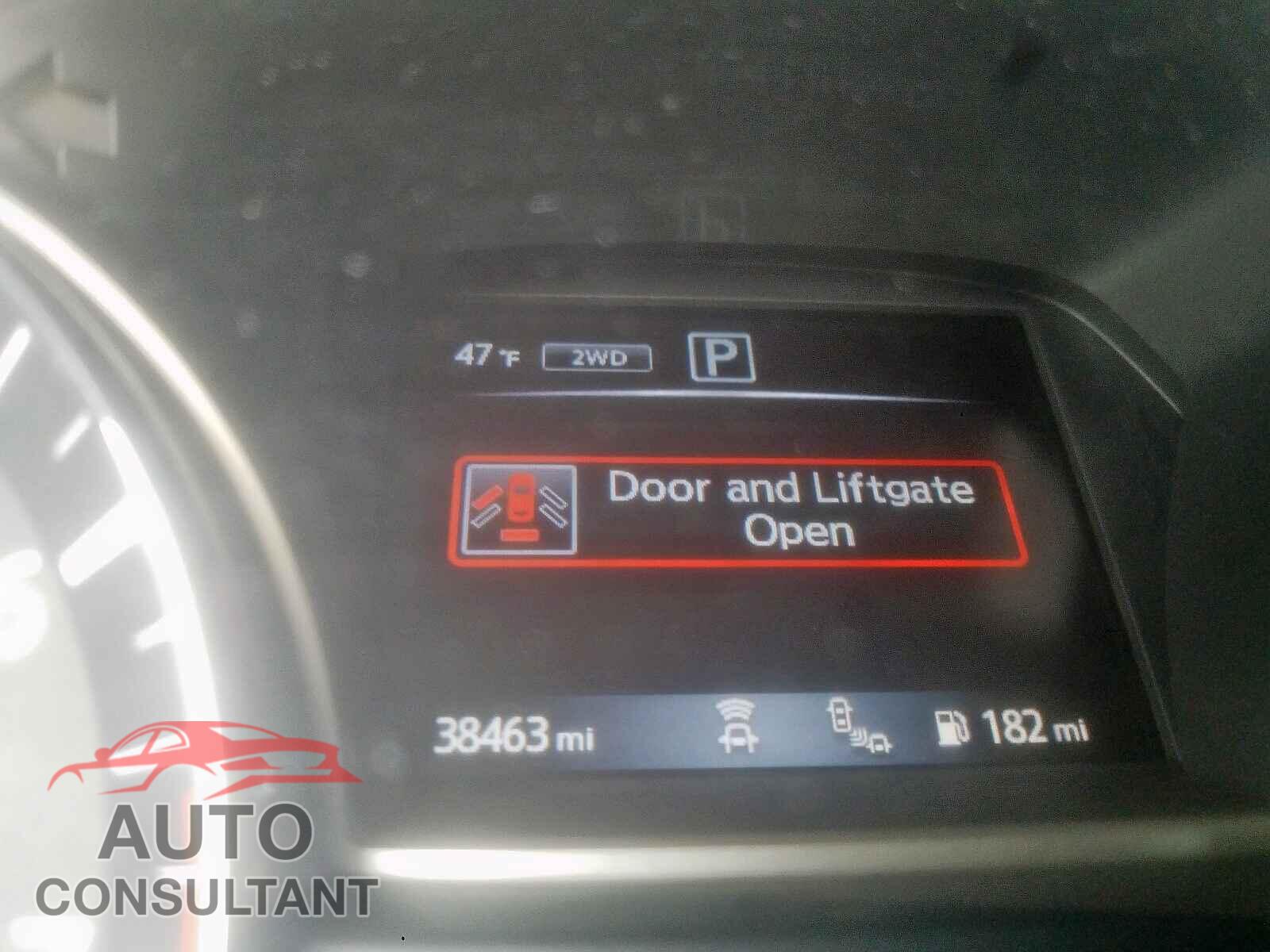NISSAN PATHFINDER 2019 - 5N1DR2MM2KC588917