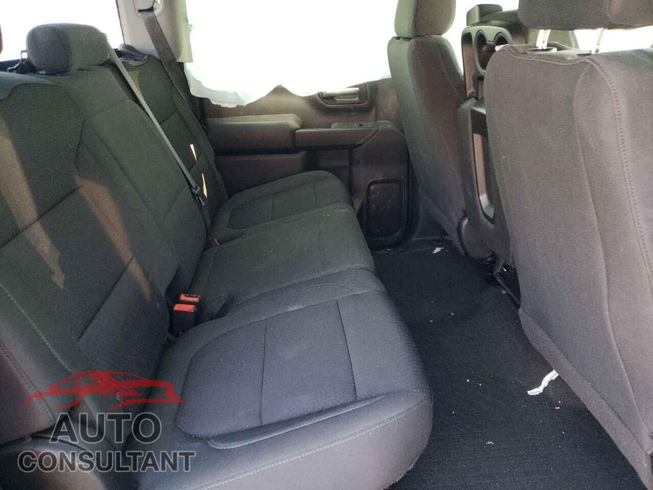 CHEVROLET SILVERADO 2021 - 3GCPYBEK5MG425521