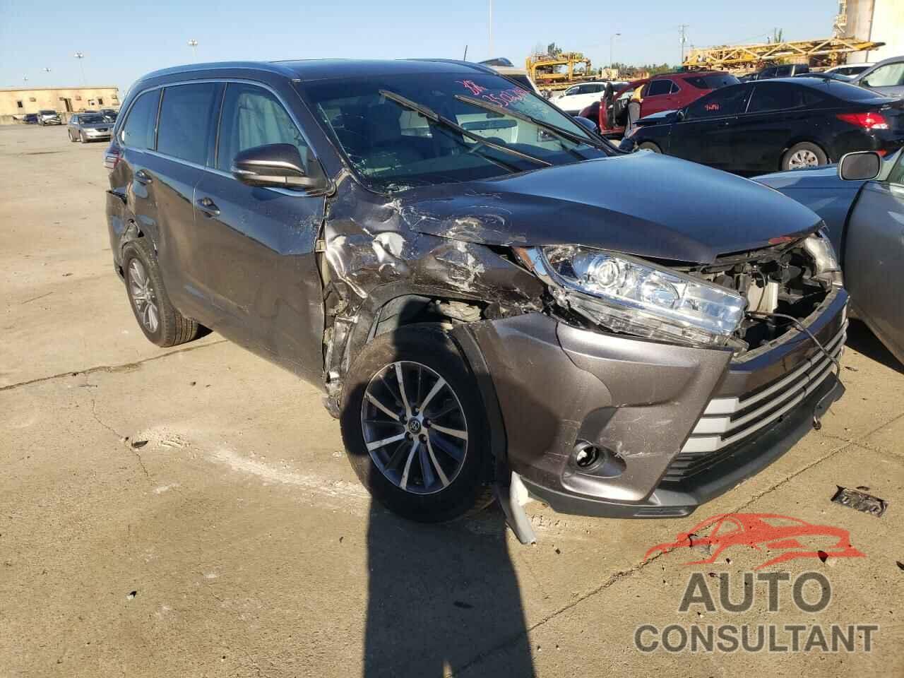 TOYOTA HIGHLANDER 2018 - 5TDKZRFH9JS539585